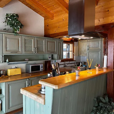 Chalet Peaceful Mountain For 4, With Garden, Games & Bbq *