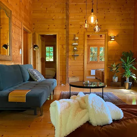 Chalet Peaceful Mountain For 4, With Garden, Games & Bbq *