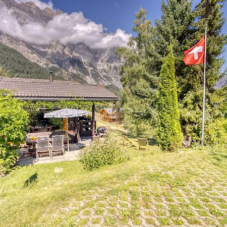 木屋 Peaceful Mountain For 4, With Garden, Games & Bbq *