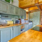 Σαλέ Peaceful Mountain For 4, With Garden, Games & Bbq
